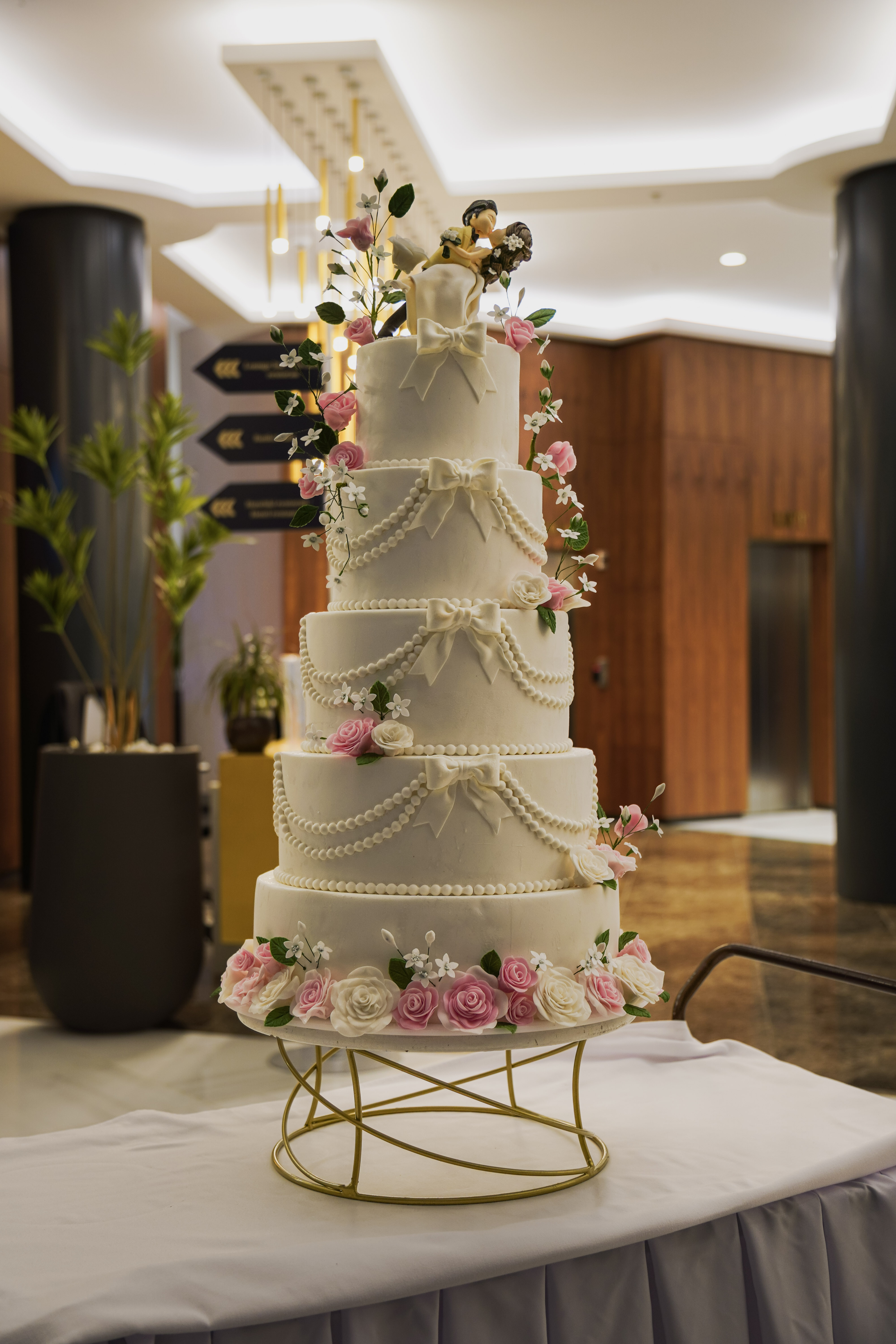 Wedding cake – Ramonda dezert, pastry shop in Kruševac